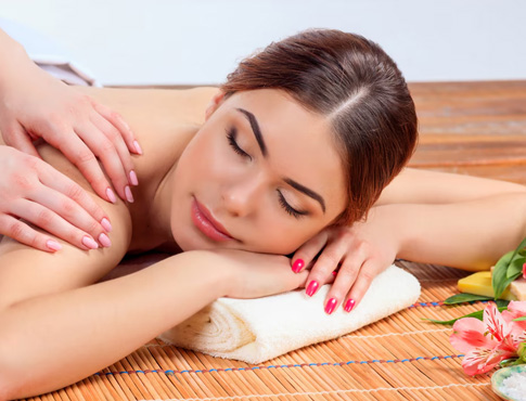 Full Body Massage at Aravali Beauty and Spa